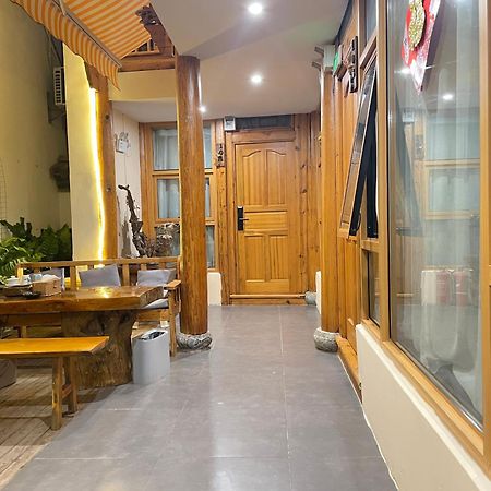 Big Tree Guesthouse - Naxi Old Style 리장 외부 사진