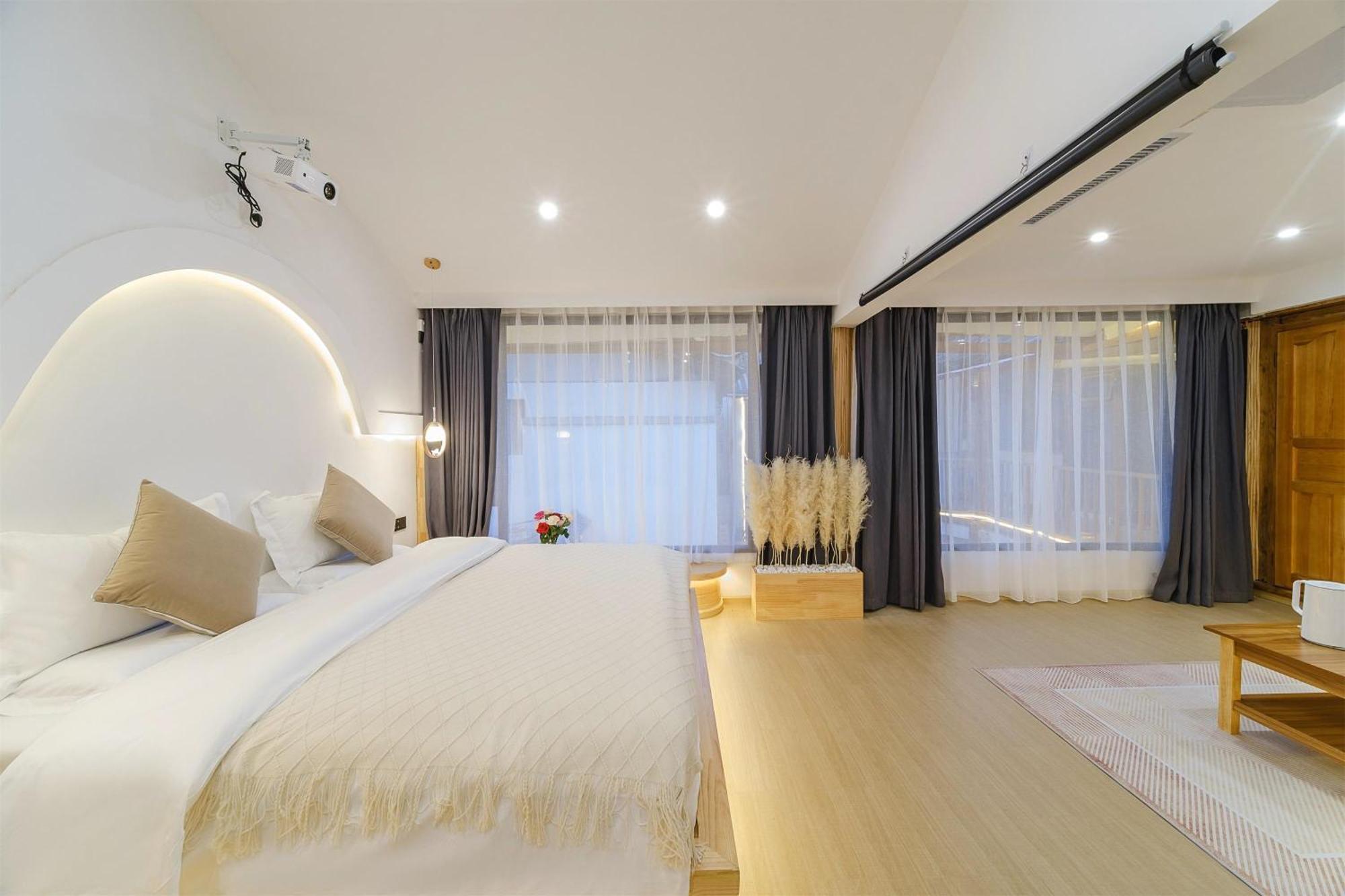 Big Tree Guesthouse - Naxi Old Style 리장 외부 사진