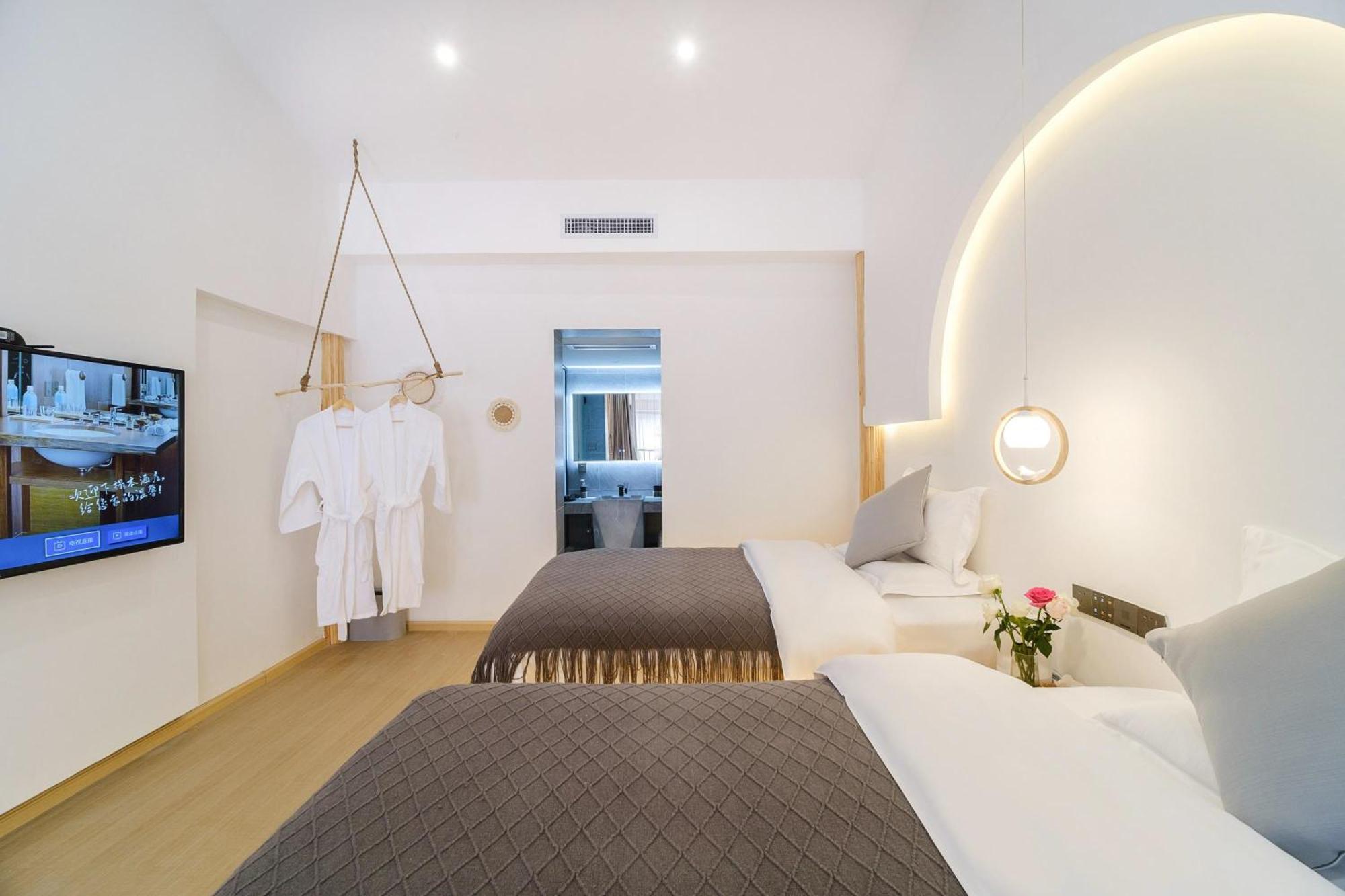 Big Tree Guesthouse - Naxi Old Style 리장 외부 사진