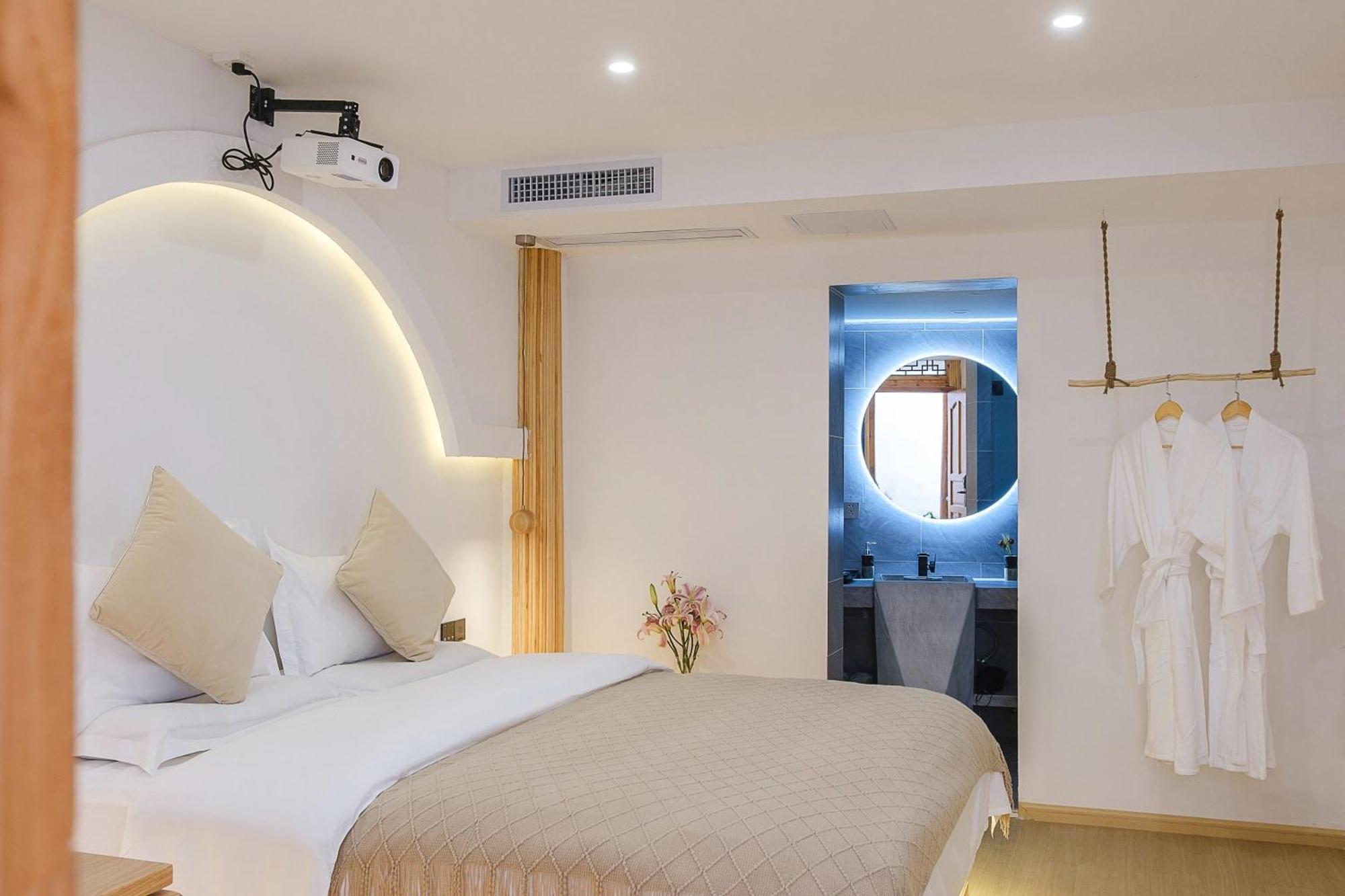 Big Tree Guesthouse - Naxi Old Style 리장 외부 사진