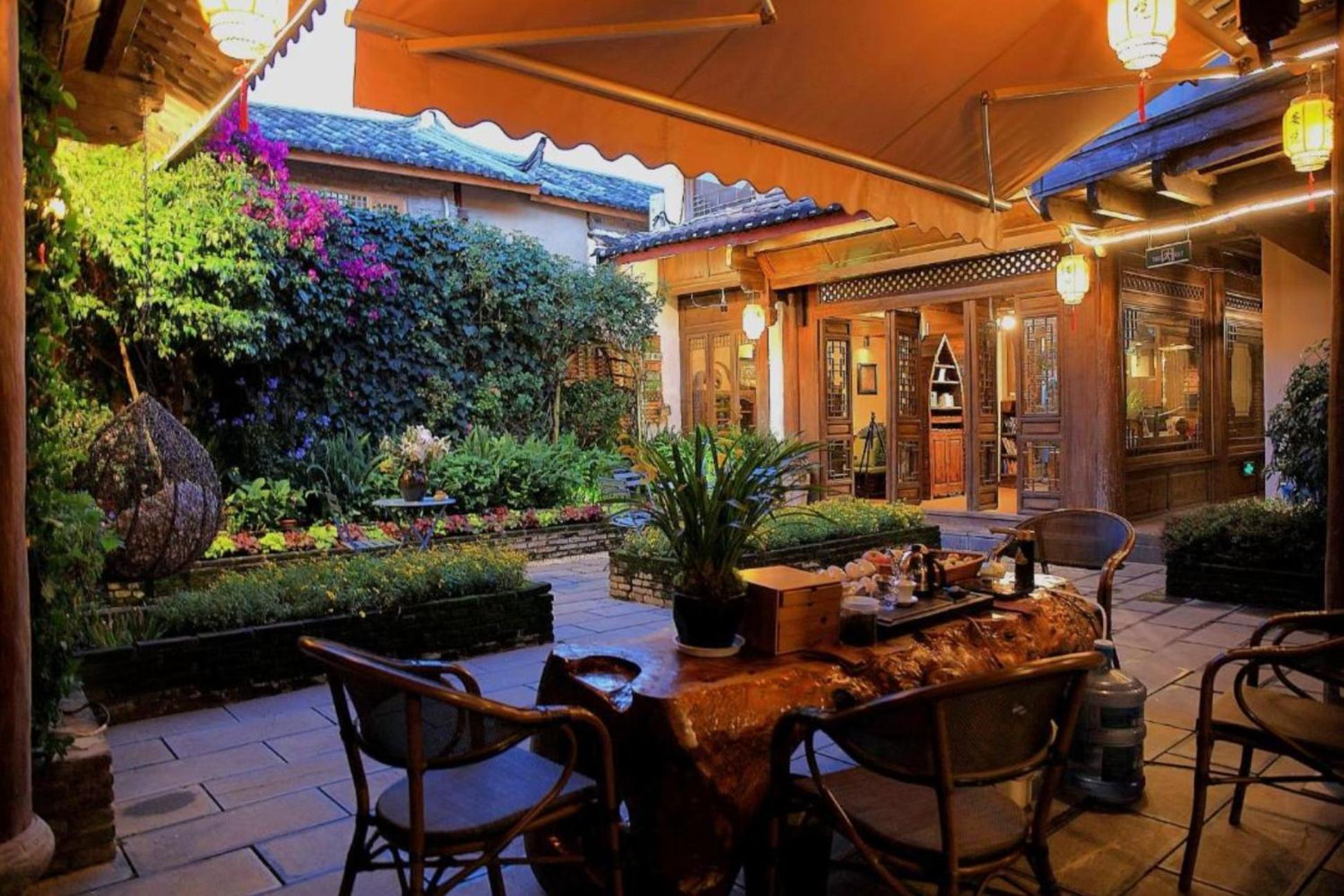 Big Tree Guesthouse - Naxi Old Style 리장 외부 사진