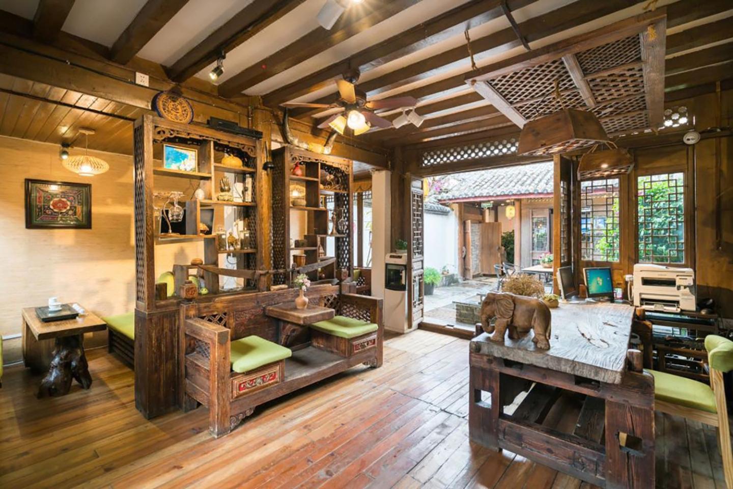 Big Tree Guesthouse - Naxi Old Style 리장 외부 사진