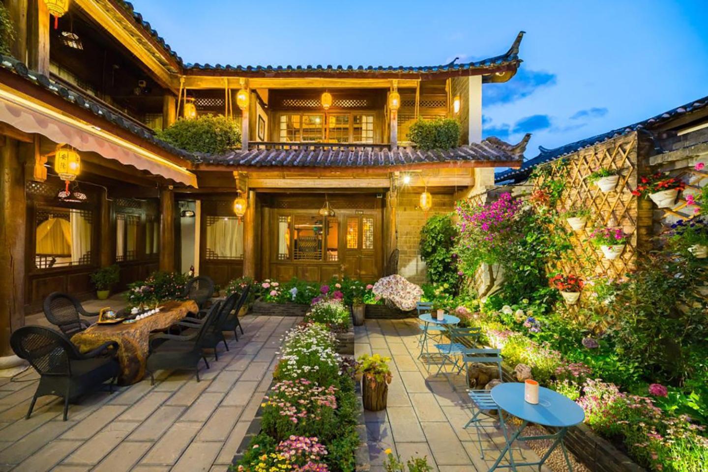 Big Tree Guesthouse - Naxi Old Style 리장 외부 사진